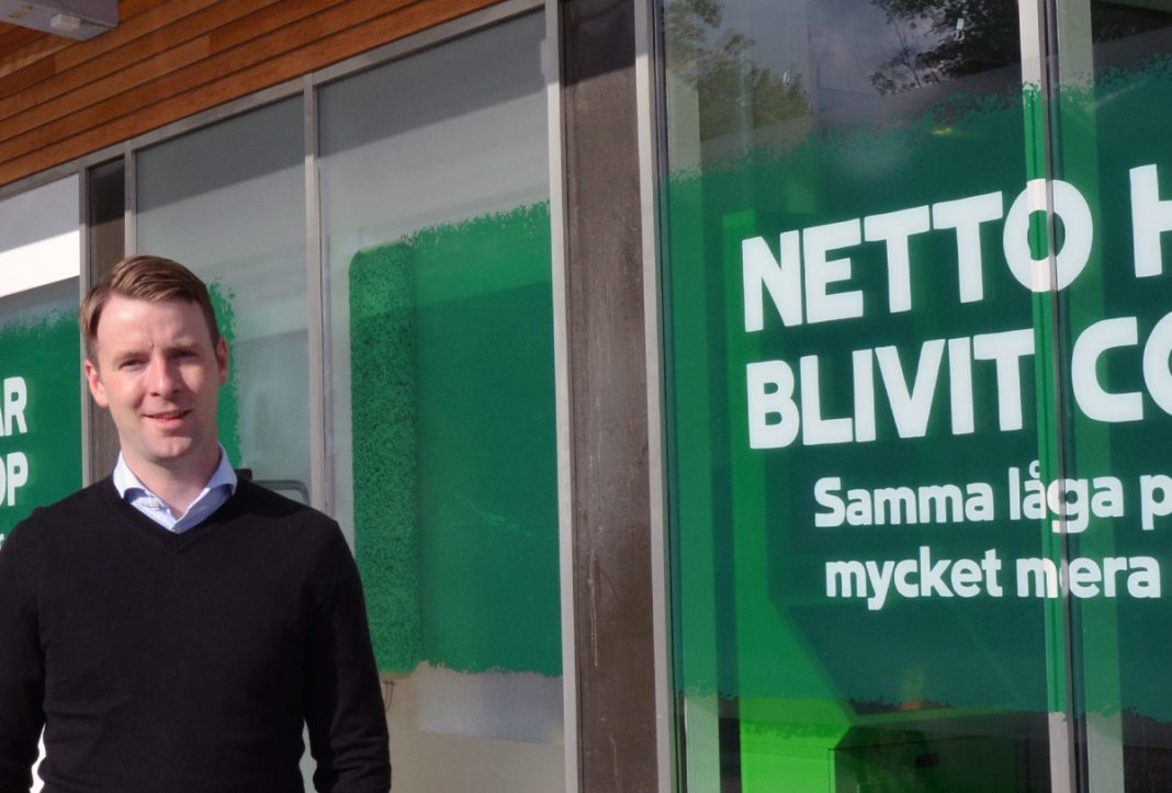 Patrik Levin utanför nya Coop butikerna