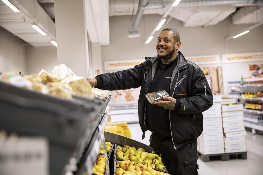 Matmissionen öppnar ny butik i Handen i slutet av april 20222. Christophe Hanson är ny butkschef. Bilderna är tagna i butiken i Hallunda. Foto: Anna Z Ek