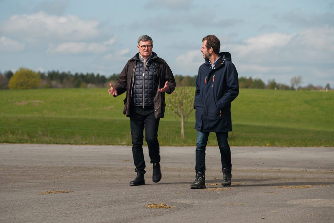 Fredrik Spendrup och Magnus Kagevik på Högesta Gård.