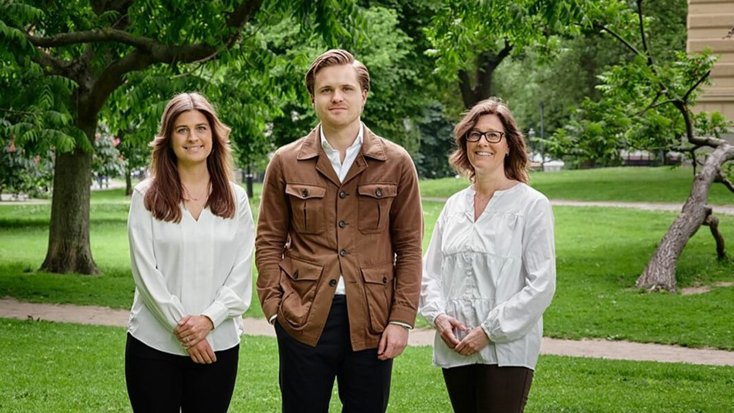 Nexer Tech Talent och ICA i nytt samarbete. I bilden från vänster; Sofie Lundh, Joel Rajalakso, båda Nexer Tech Talent, och Johanna Wiking, ICA.